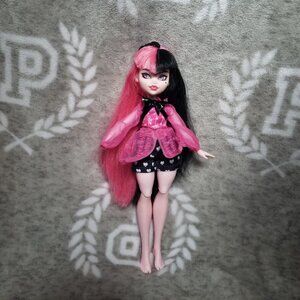 Monster High Doll Draculaura Core G3 Signature Missing Accessories